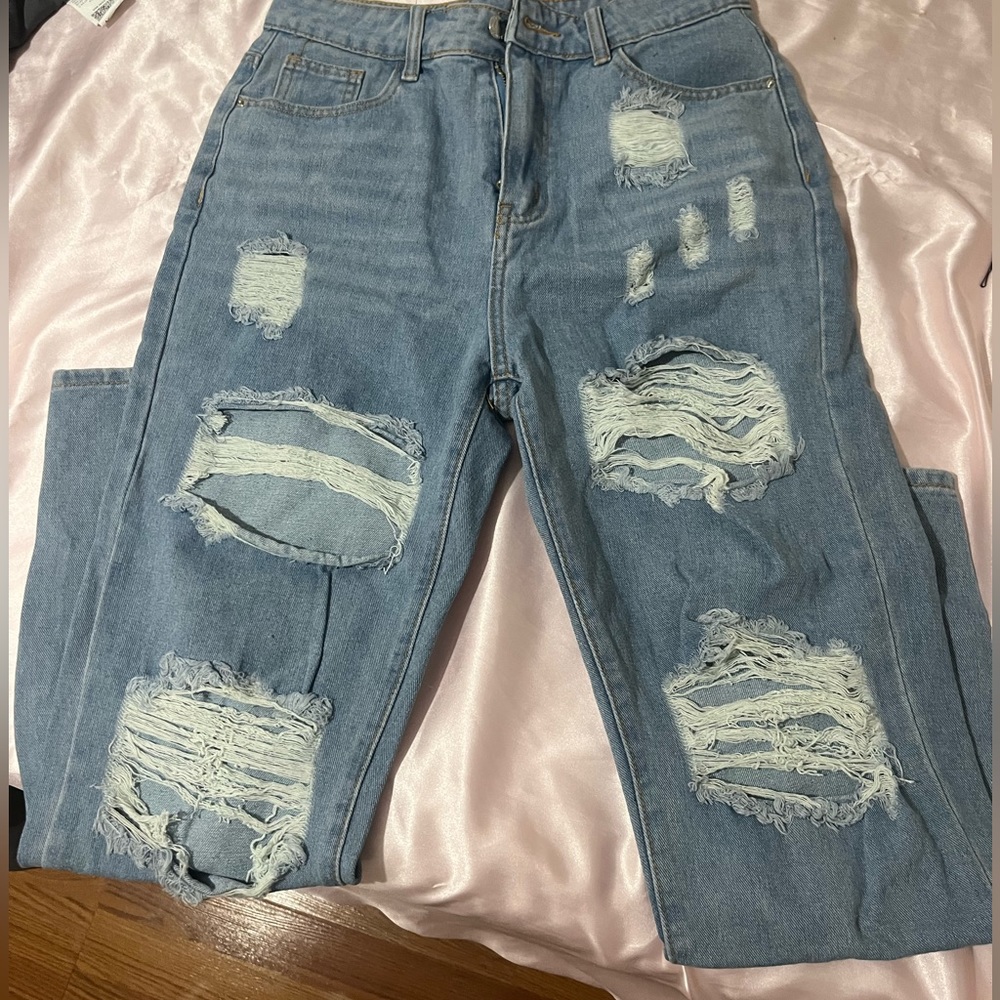 Ripped Mom jeans